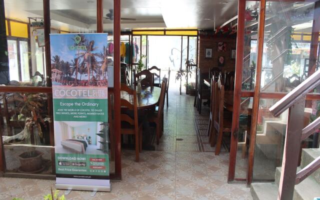 Cocotel Rooms Ronaldo'S Inn