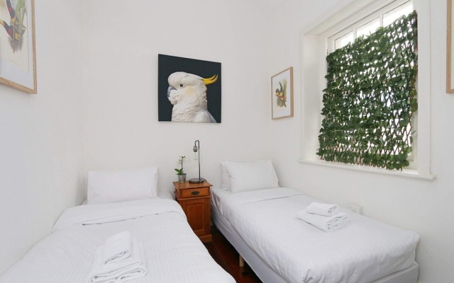 Central 3 Bedroom Heritage House in Fremantle – Guest Rooms – Perth