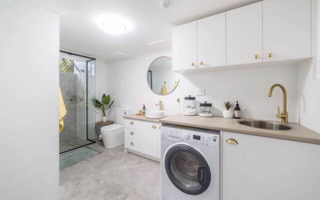 Beautiful Fresh Large 2BR 2Bath Apt