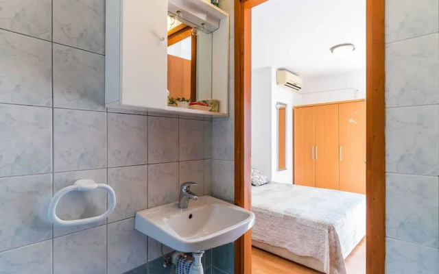 Studio Maro - Studio Apartment With Terrace