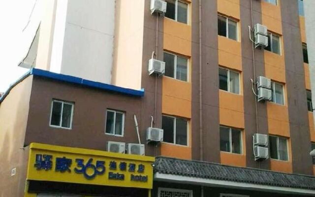 Eaka 365 Hotel