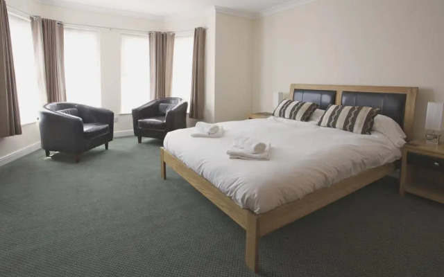 All Seasons Lodge Hotel