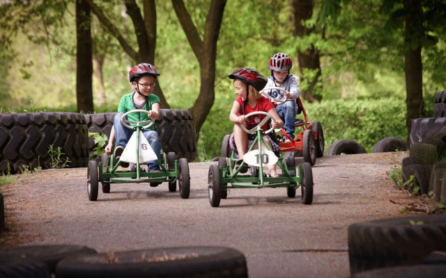 Child-friendly farmhouse villa with PlayStation in Limburg