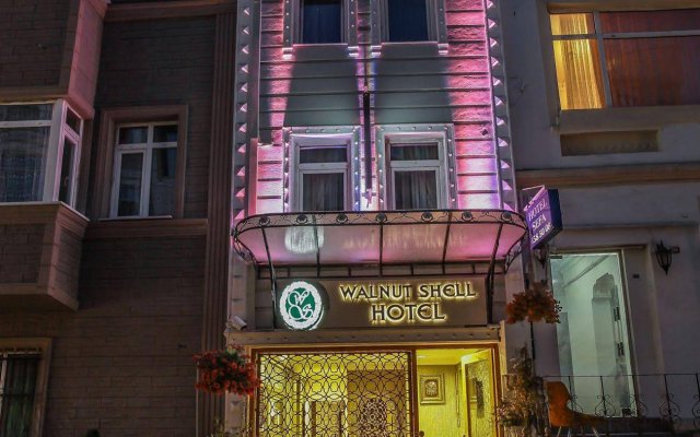 Walnut Shell Hotel