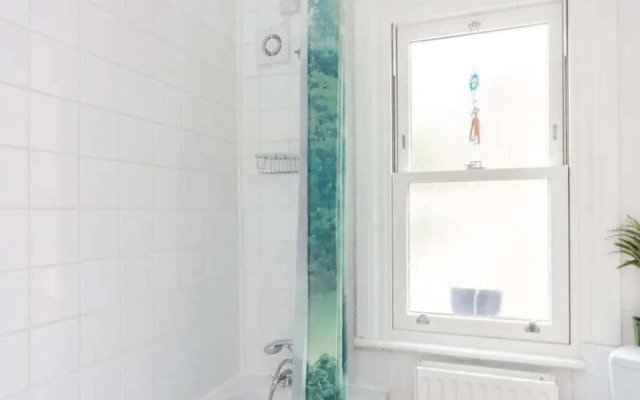 Cheerful 1 Bedroom Apartment in Vibrant Maida Vale