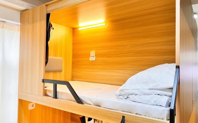 Waveflo Hostel