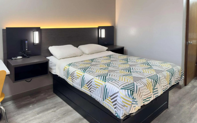 Motel 6 Dyersburg, TN