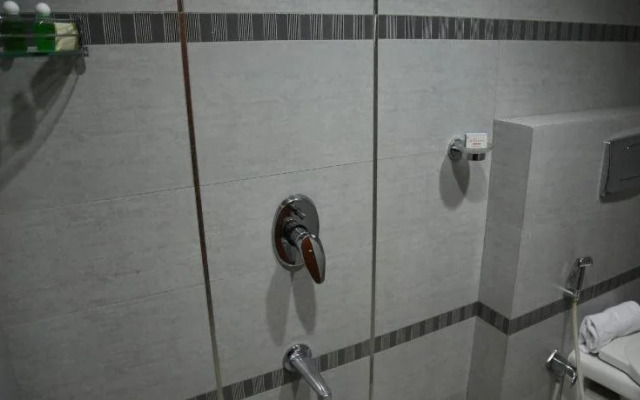 Hotel Devaragam