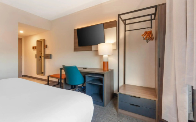 Comfort Inn & Suites