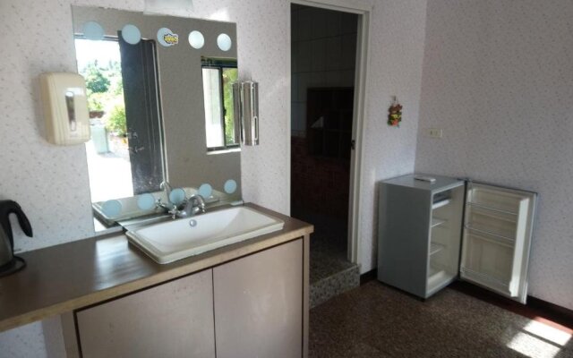 Lev 77 Hostel