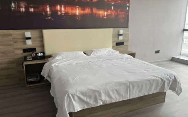 VX Hotel (Huai'an Renmin Hospital Mandu Square)