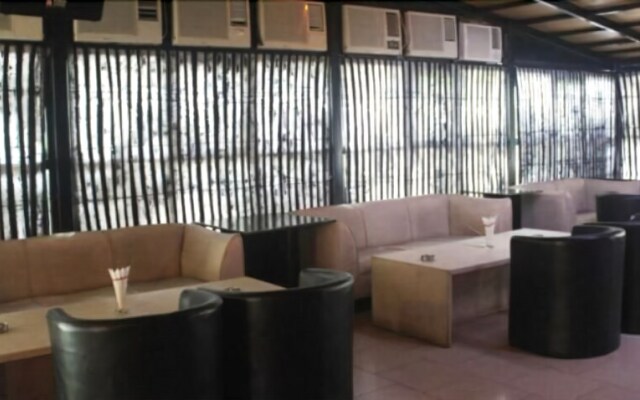 Ray'S Inn