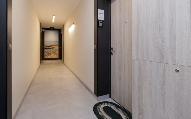 Gdańsk Nowa Letnica Apartment by Renters