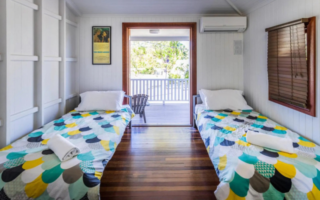 Island Adventure Holiday House – Guest Rooms – Magnetic Island