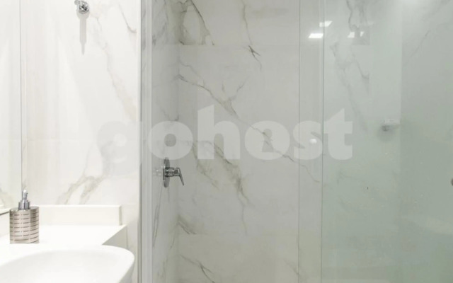 Tranquilo y cómodo apartamento en Villa Morra 2D006