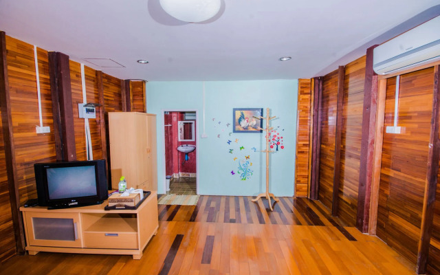 Fahsai Riverview Resort