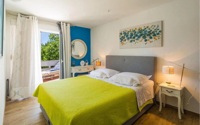 Holiday Home Sucuraj 06