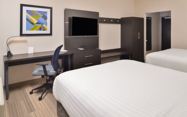 Holiday Inn Express & Suites Kansas City - Lee's Summit, an IHG Hotel