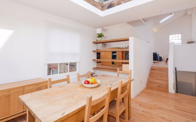 Stunning 2Bed Home with 2 Balconies in Camberwell