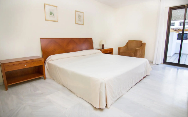 Park Plaza Suites Apartments