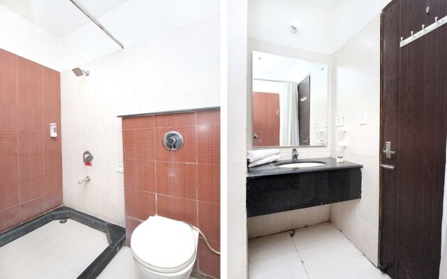 Capital O 15395 Hotel 42