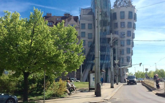 Historic centre-spacious apartment