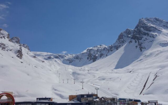 Rond Point des Pistes 13669