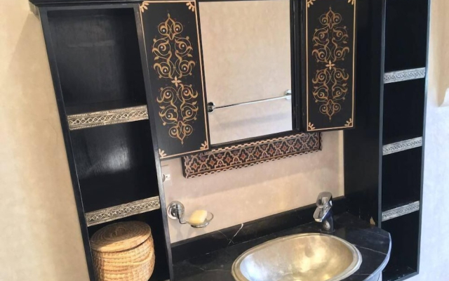 Beach side 3 Bedrooms Riad  Ref 1092