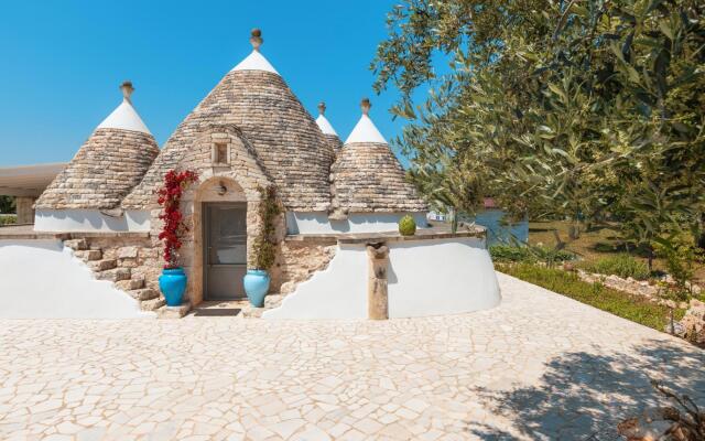 Fantastic Trulli Olea With Pool Garden
