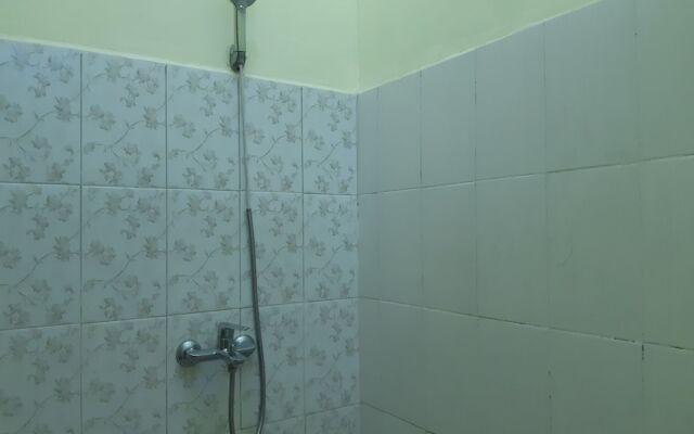 Oyo 2459 Godong Family House