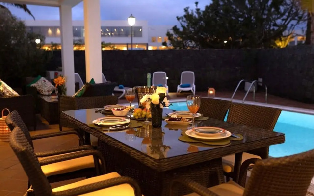 Belvilla by OYO Villa A