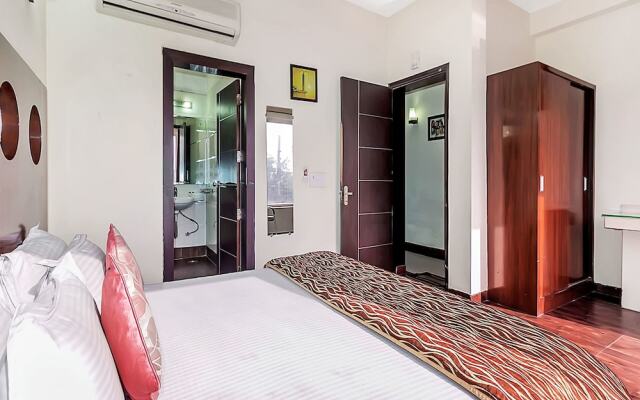 OYO 388 Hotel Signature leaf