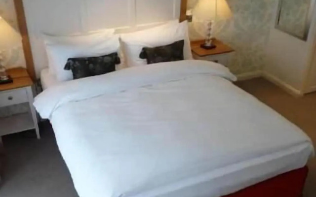 Manor Hotel