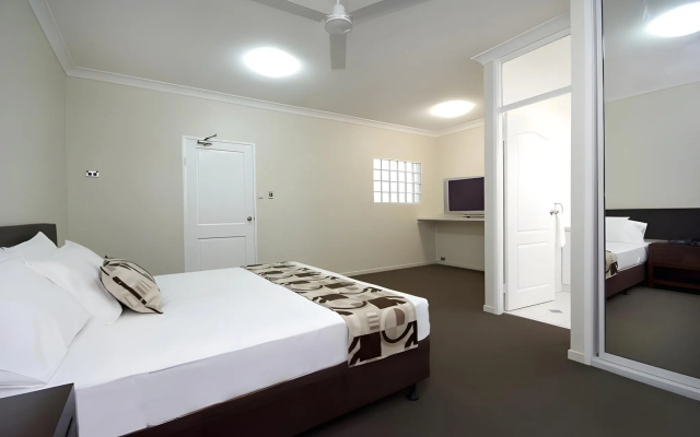 Sarayi Boutique Hotel – Guest Rooms – Cairns