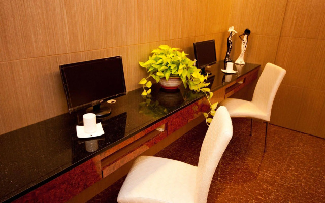 Jun Long Business Hotel