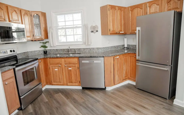 Jacuzzi,crib,walk to Chineese,kebab Rest,food Lion