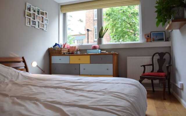 2 Bedroom Flat In Farringdon