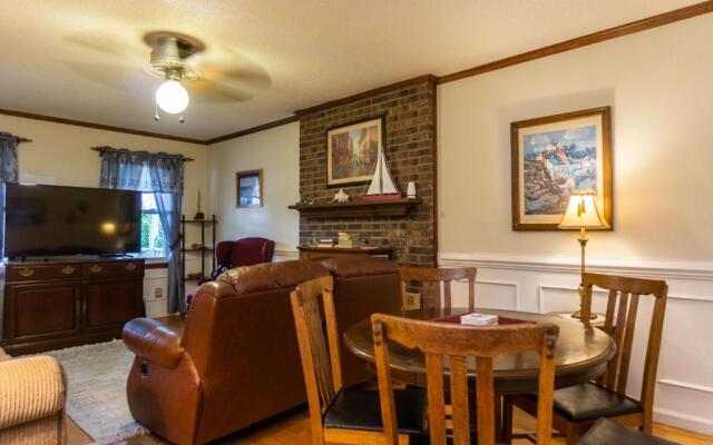 Windy Pointe by Oak Island Accommodations