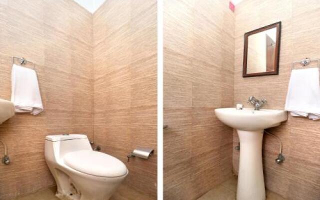 OYO 28162 Hotel Prince