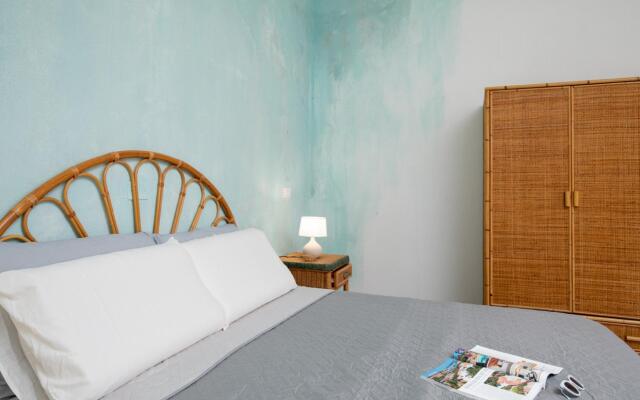 Casa Bata in Budoni with 1 bedrooms and 1 bathrooms