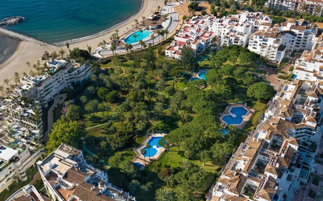 Playas Del Duque Apartment