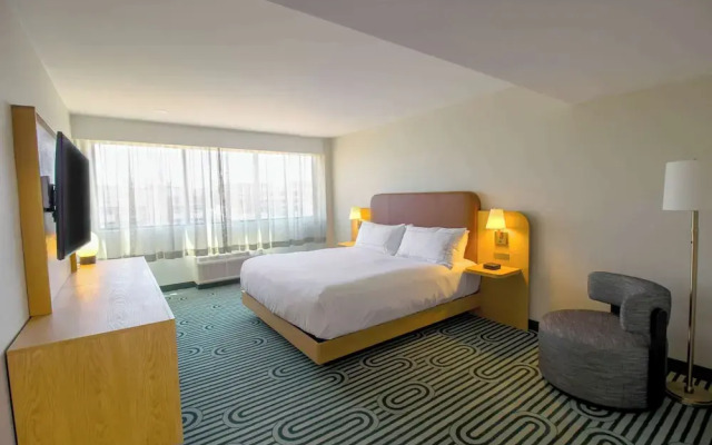 DoubleTree by Hilton Clarksville Riverview