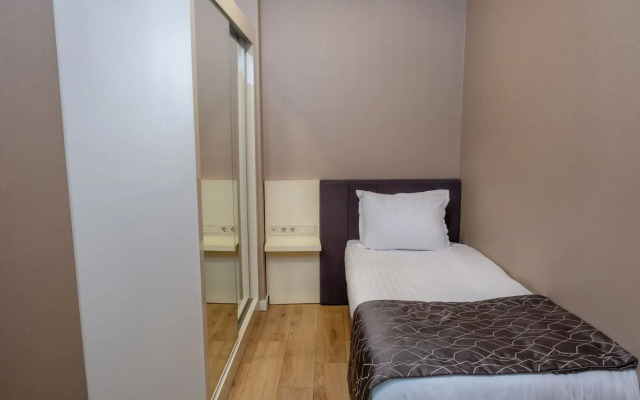 Elm Suite Hotel