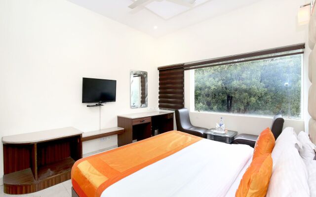 OYO Rooms Sector 22 Mobile Market