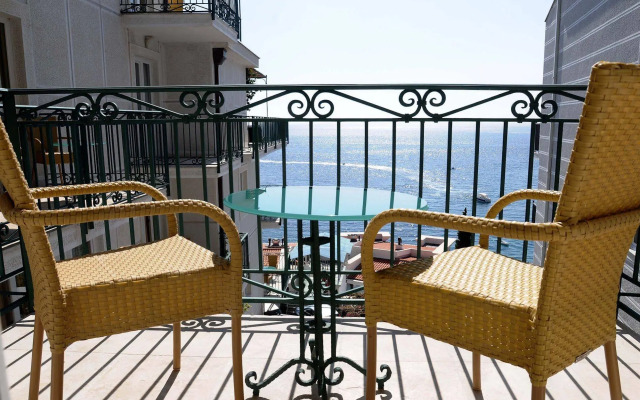 Hotel Azimut