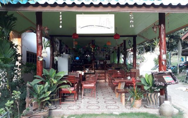 Easy Life Bungalows
