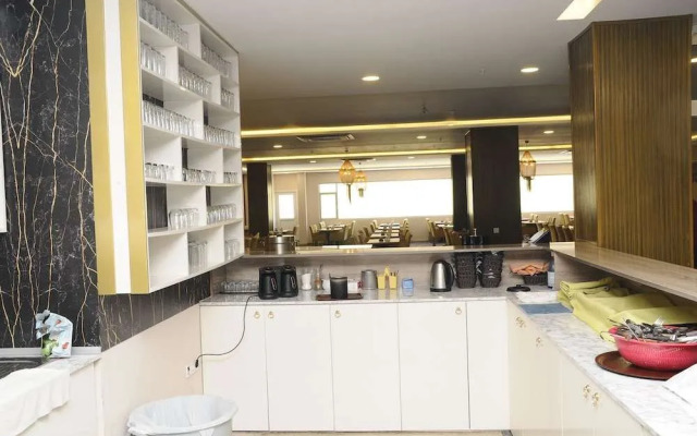 Yeni̇ Sevcan Hotel