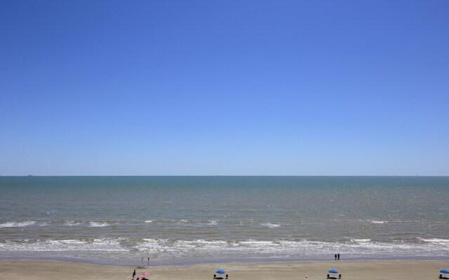 Casa Del Mar Beach Suites