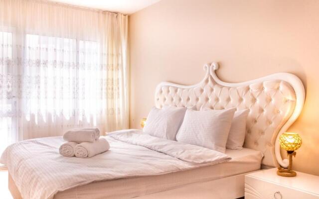 Furnished Stylish Sea View Flat in Izmir Konak