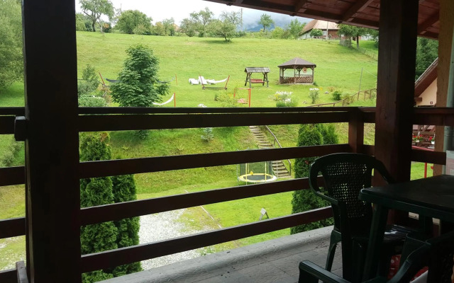 Pensiunea Dealul Frumos